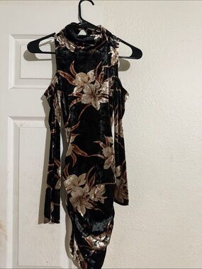 Black Velvet Floral Cold-Shoulder Long-Sleeve Dress